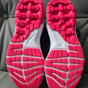 Nike Max Dynasty - Size 6